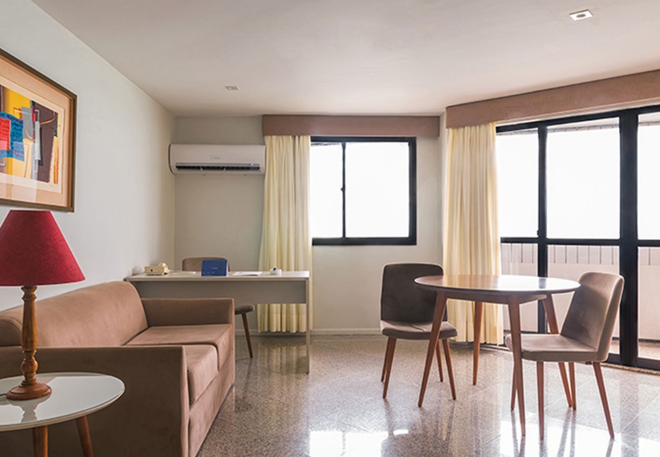 Apartamento em Fortaleza - Blue Home Fortaleza | Apartamento com Cama Solteiro à beira mar, com arrumação e 01 vaga de estacionamento - by Migro Home
